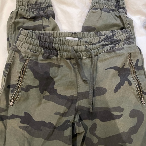 Army print jogger pants - Picture 2 of 4